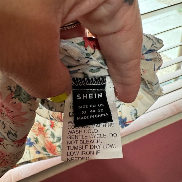 Blouse - Picture 2 of 3